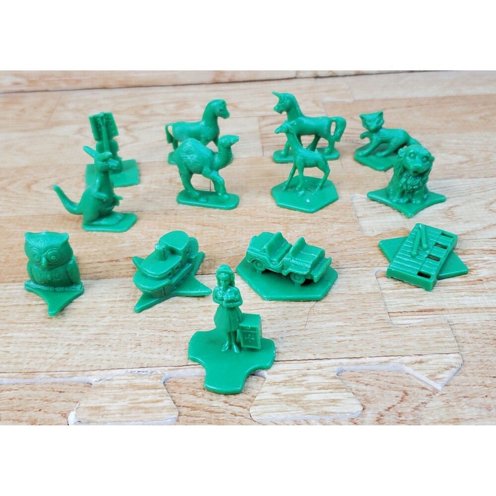 Tupperware TupperToys Green Lot of 13 Figures